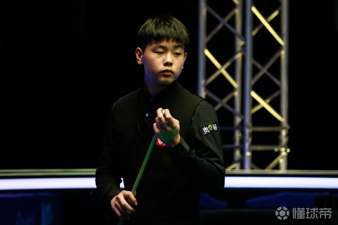 体育英超：曼联客场2-2憾平莱斯特城